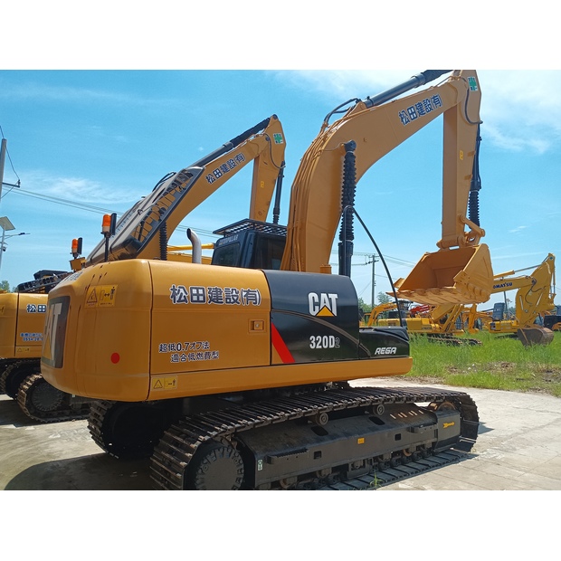 2024 كاتربيلر 320D-44858217