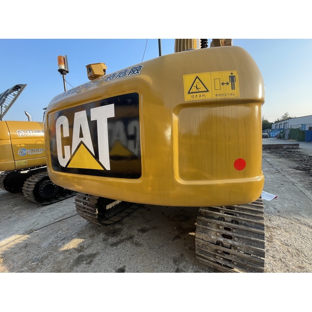 2024 Caterpillar 320D2L-44858220