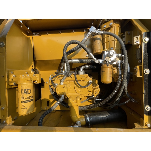 2024 Caterpillar 320D2L-44858225