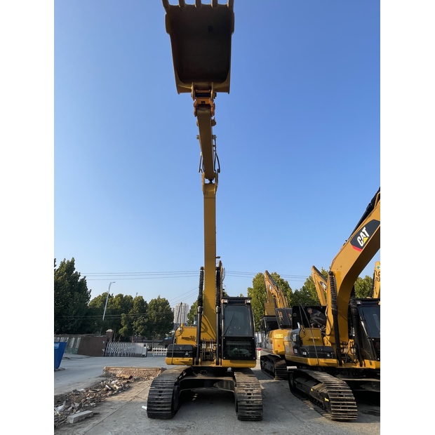 2024 Caterpillar 320D2L-44858232