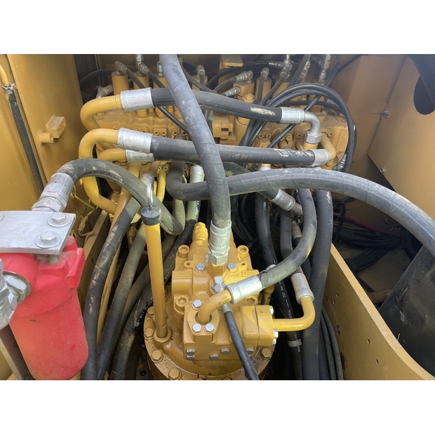 2024 Caterpillar 320D2-44858238