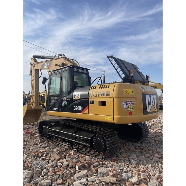 2024 Caterpillar 320D2-44858241