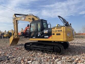 صورة ل حفارات مجنزرة 2024 كاتربيلر 320D2