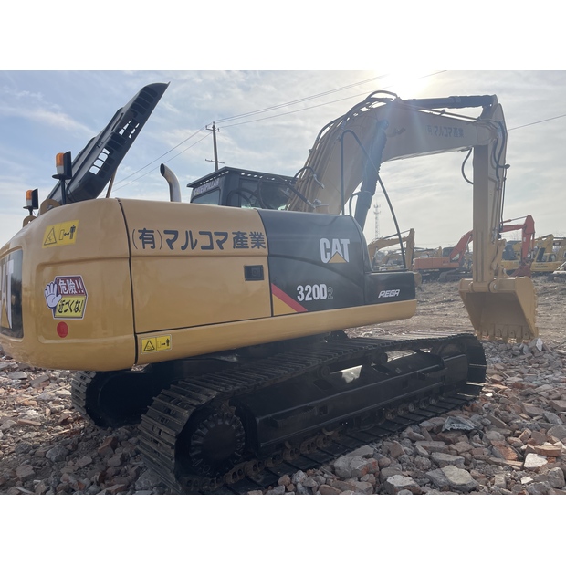 2024 Caterpillar 320D2-44858245