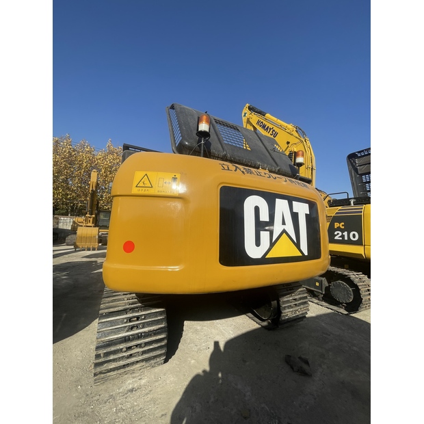 2025 كاتربيلر 320D-44858252