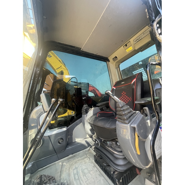 2025 كاتربيلر 320D-44858256