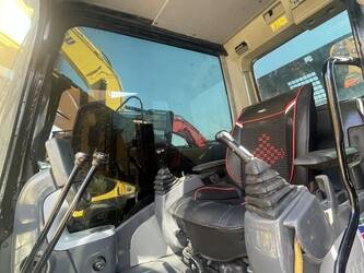 2025-caterpillar-320d-1403455-44858256