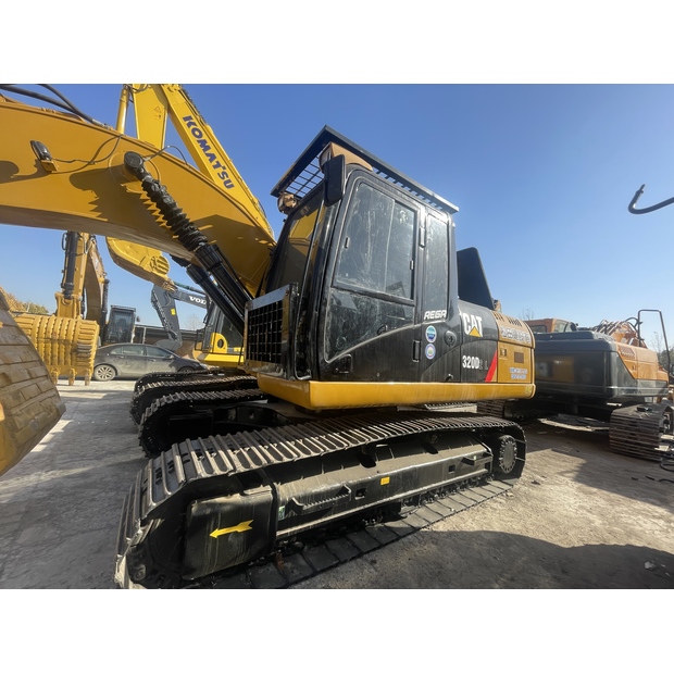 2025 كاتربيلر 320D-44858262