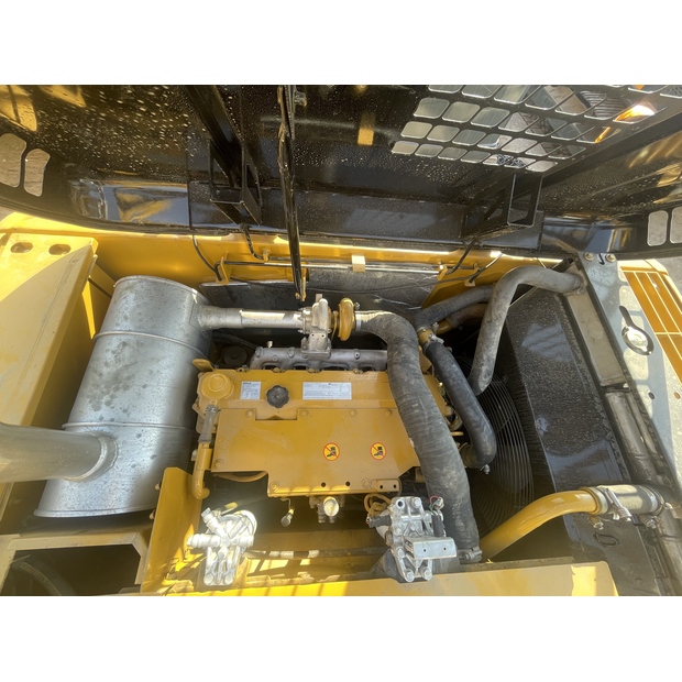 2025 كاتربيلر 320D-44858264