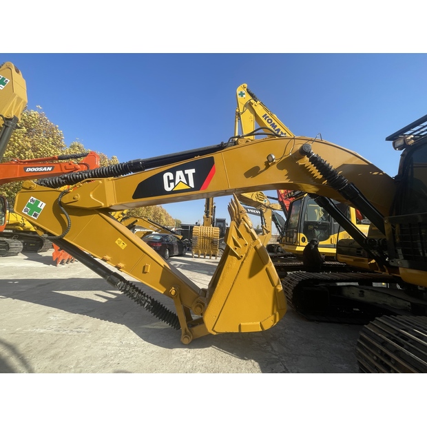 2025 كاتربيلر 320D-44858268