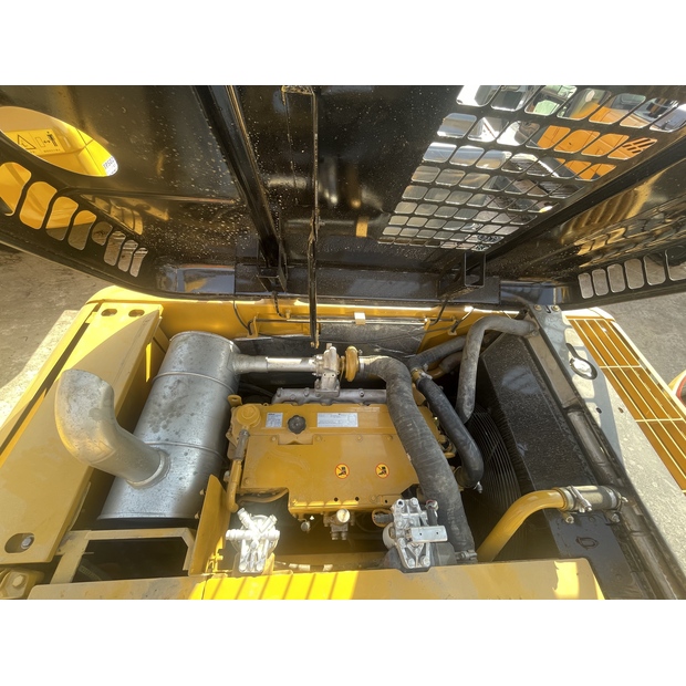 2025 كاتربيلر 320D-44858269