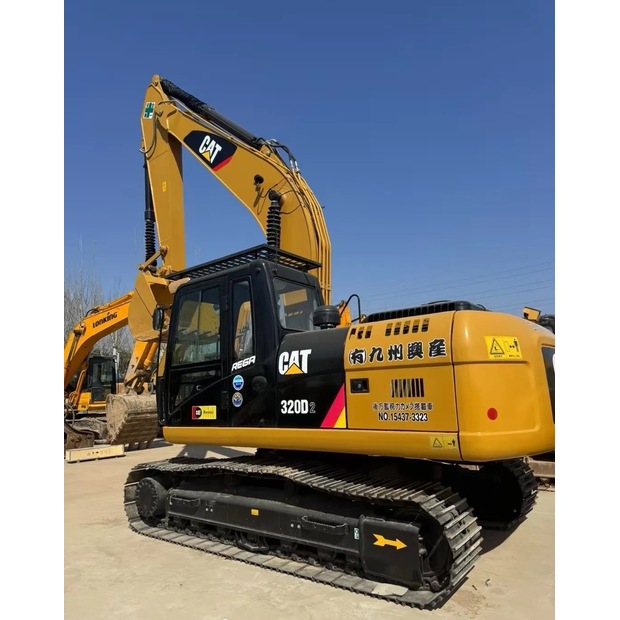 2023 Caterpillar 320D2-44858296