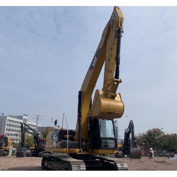 2023 Caterpillar 320D-44858346