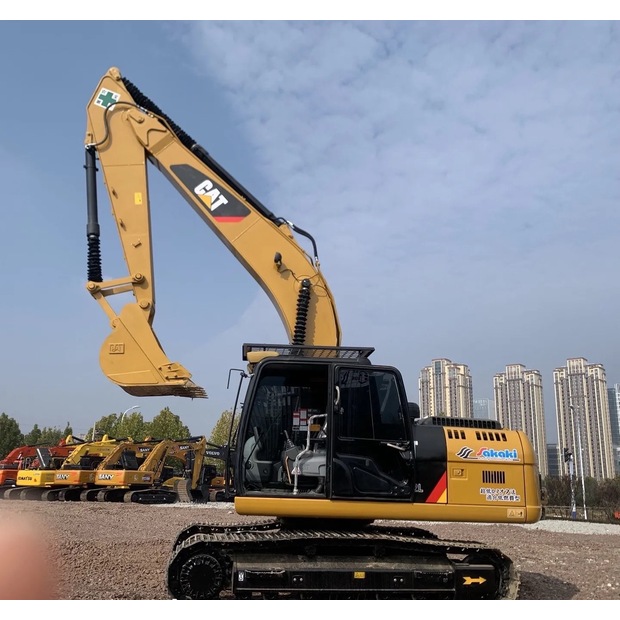 2023 Caterpillar 320D-44858349