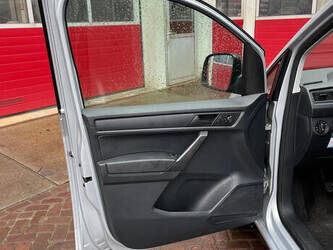 2017-volkswagen-caddy-1380802-44858460