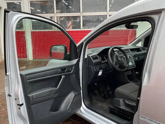 2017-volkswagen-caddy-1380802-44858471