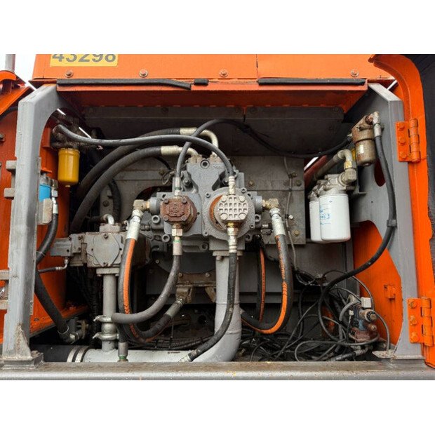 2010 Hitachi ZX470LCH-3-44858812