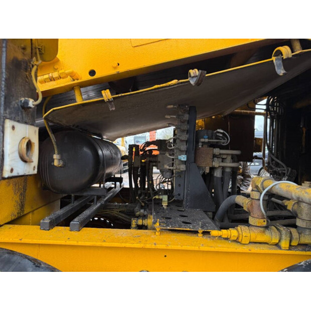 2012 BACKERS 3-MTBC-44858911