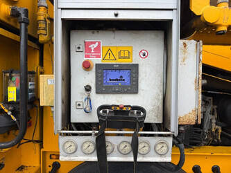 2012-backers-3-mtbc-trailer-star-screener-2-side-conveyors-44858926