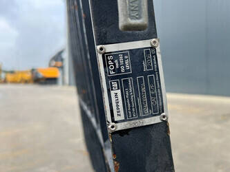 2016-caterpillar-320f-1403519-44859431