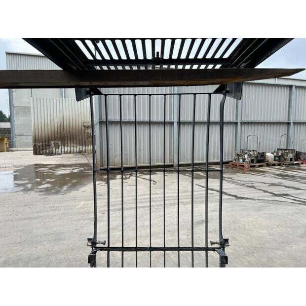 2016 Caterpillar 320F-44859433