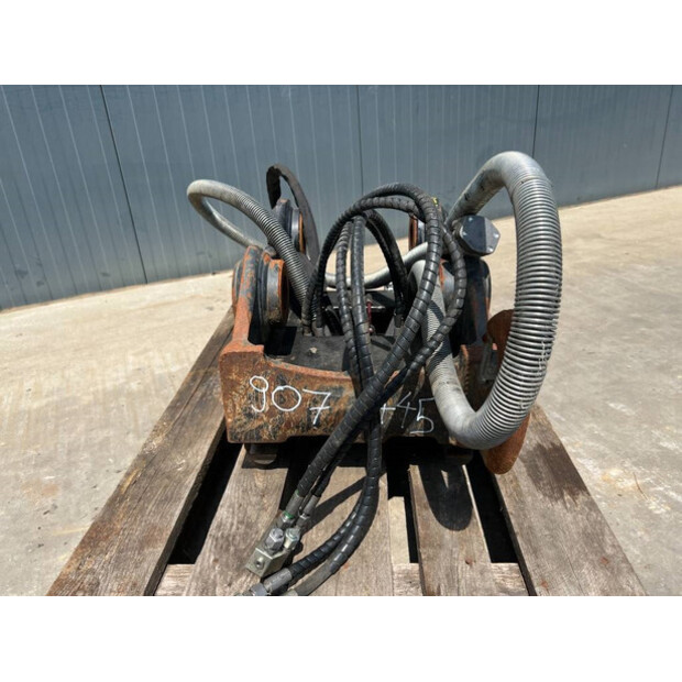 2017 OilQuick OQ65-44860324