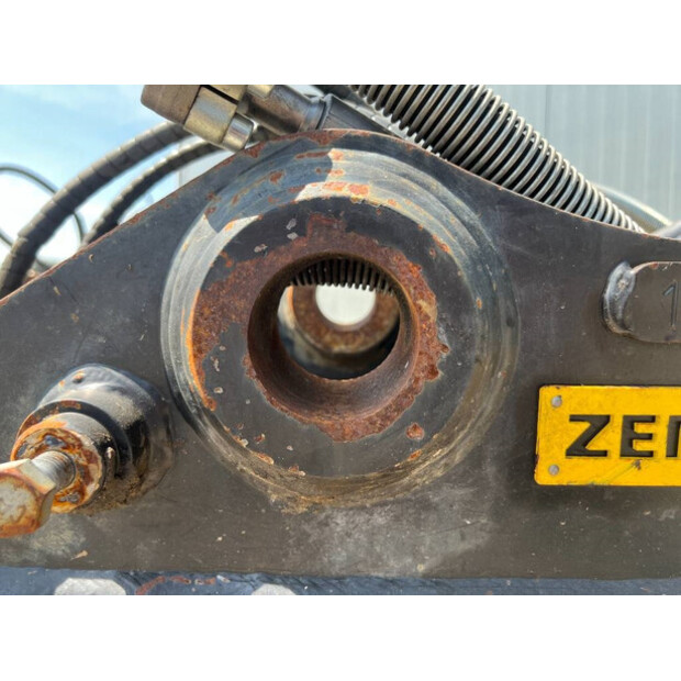 2017 OilQuick OQ65-44860331