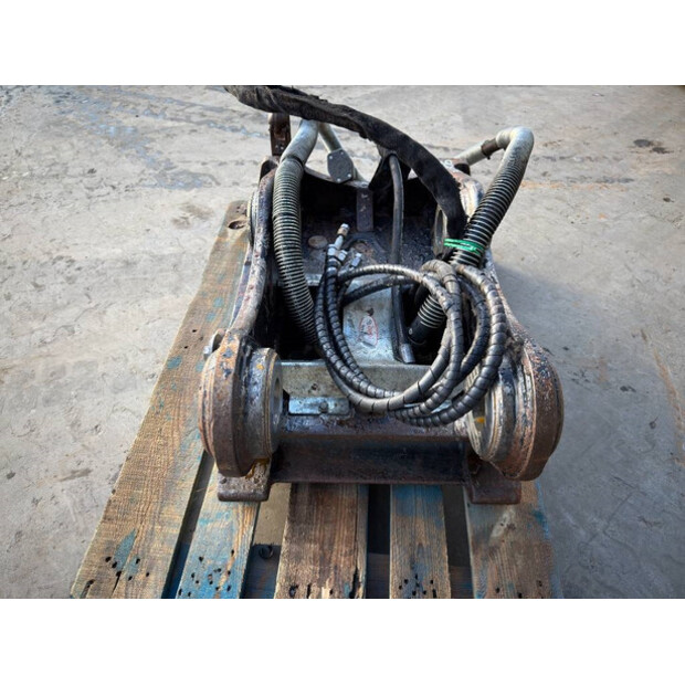 2017 OilQuick OQ70/55-44860436