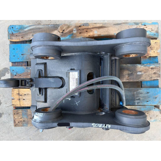 2019 فيراكتيرت CW20-44860484