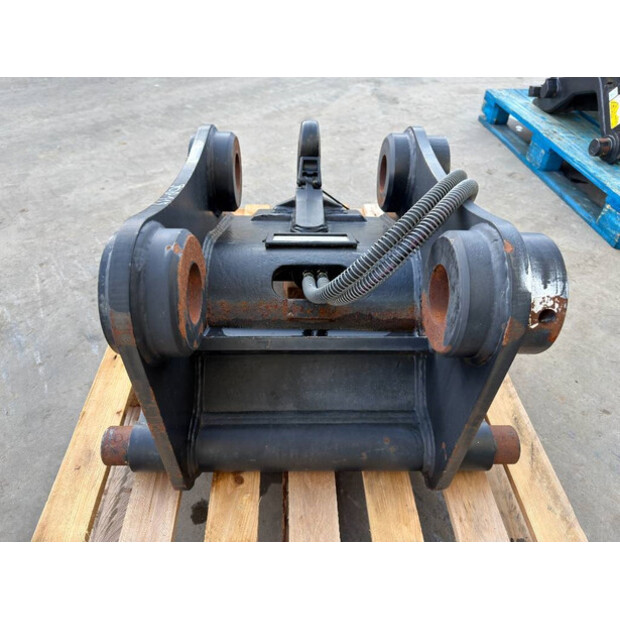 2019 فيراكتيرت CW20-44860491