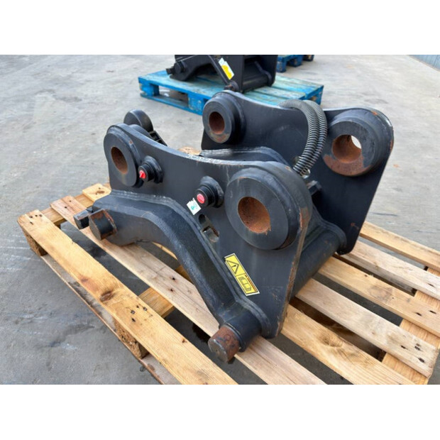 2019 فيراكتيرت CW20-44860492