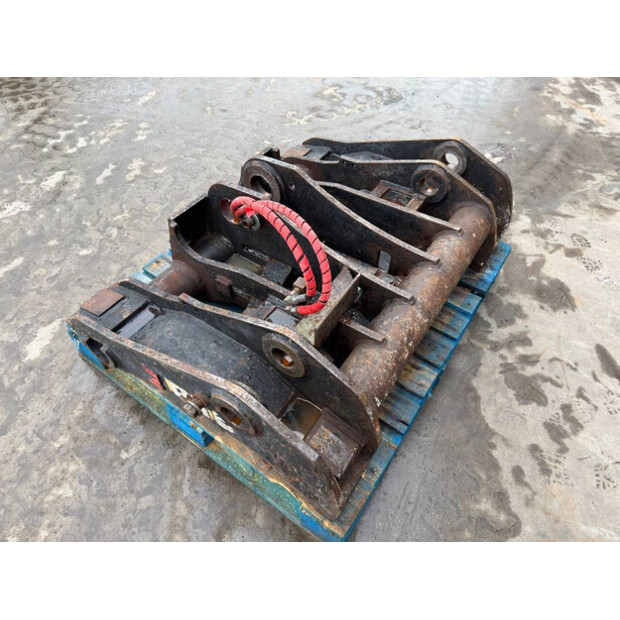 2011 فيراكتيرت SW2007/08-44860611