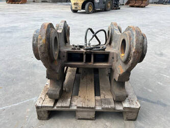 2016-caterpillar-352f-1403629-44860652