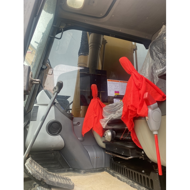 2023 Komatsu PC200-8M0-44861495