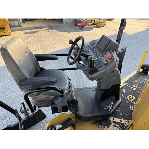 2017 Caterpillar AP655F-44861718