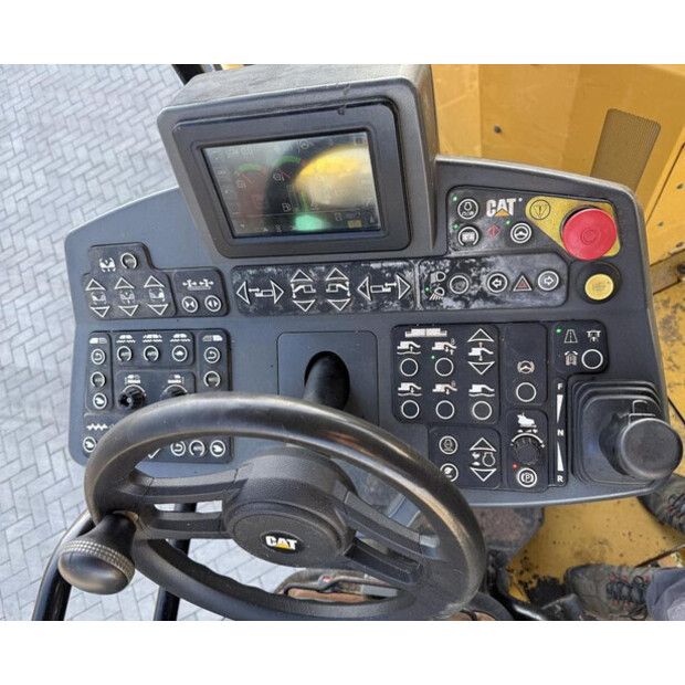 2017 Caterpillar AP655F-44861719