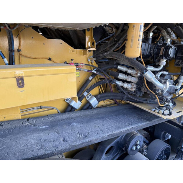 2017 Caterpillar AP655F-44861731