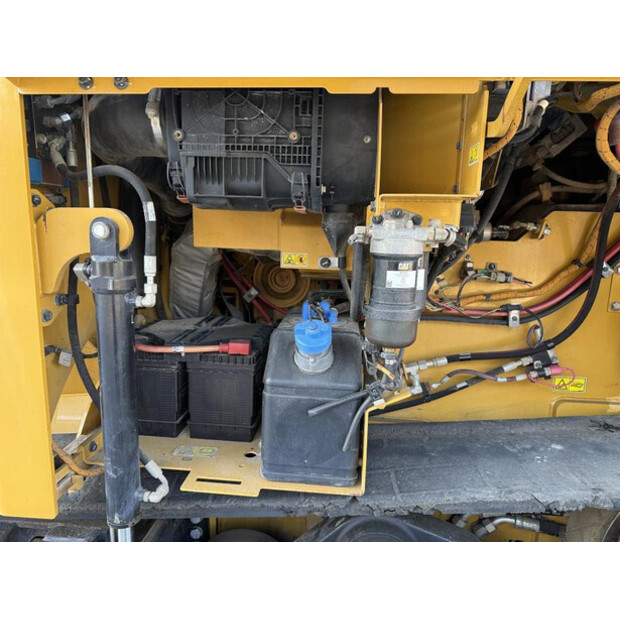 2017 Caterpillar AP655F-44861735