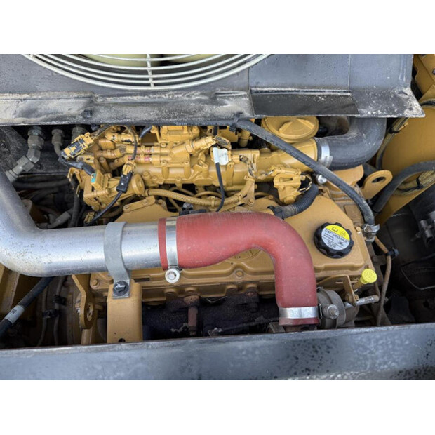 2017 Caterpillar AP655F-44861739