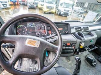 2010-man-tgs-32-360-1403215-44862041