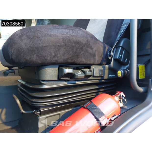 2025 فولفو FMX 460-44863336