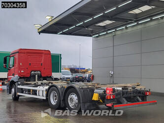 2014-mercedes-benz-antos-2632-1403817-44863716