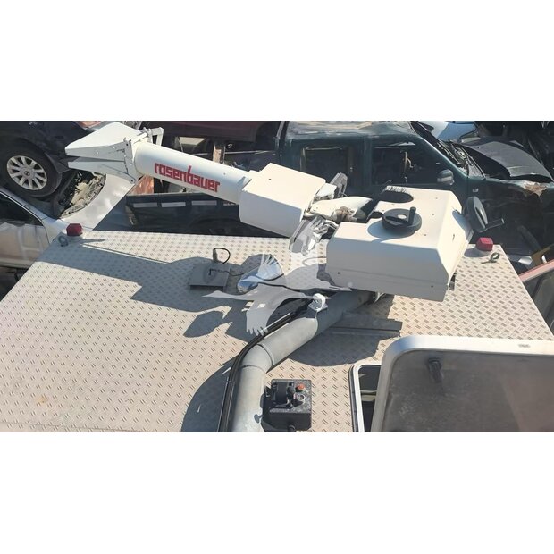 1995 روزنباور Fox-44874322