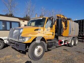 صورة ل شاحنات فراغ 2007 أكواتيك B10