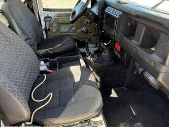 2006-land-rover-defender-1403898-44877537