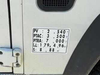 2006-land-rover-defender-1403898-44877538