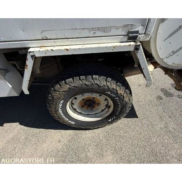 2006 لاند روفر Defender-44877543