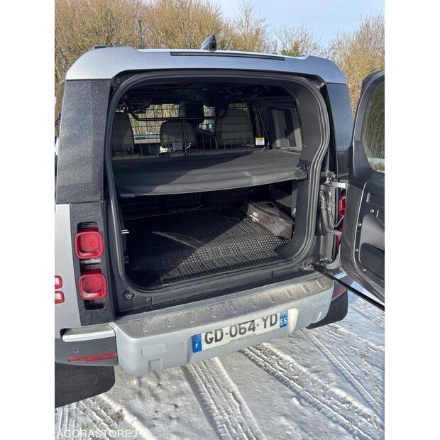 2021 لاند روفر Defender-44877646