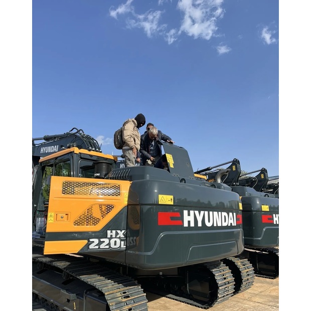 2024 Hyundai 220HD-44878038