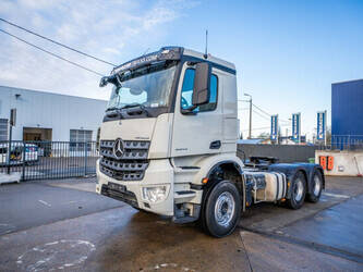 صورة ل رؤوس شاحنات 2018 مرسيدس بنز Arocs 2643